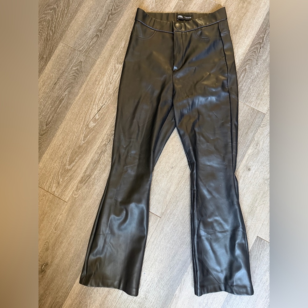 Zara women Sleek Black leather Pants